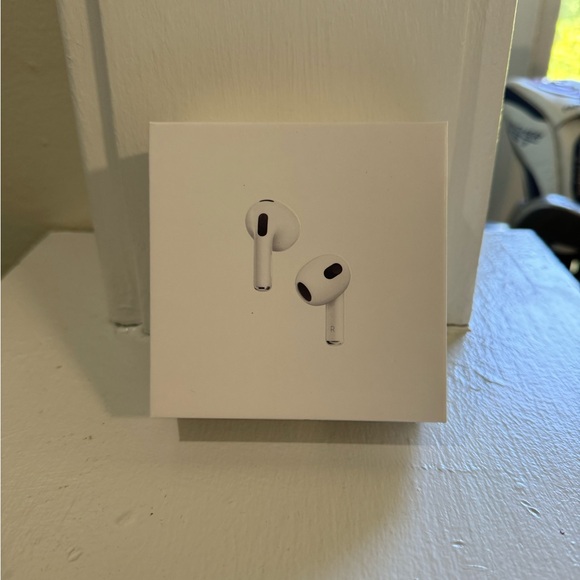 BRAND NEW Apple AirPods 3rd Generation With MagSafe Wireless Charging Case